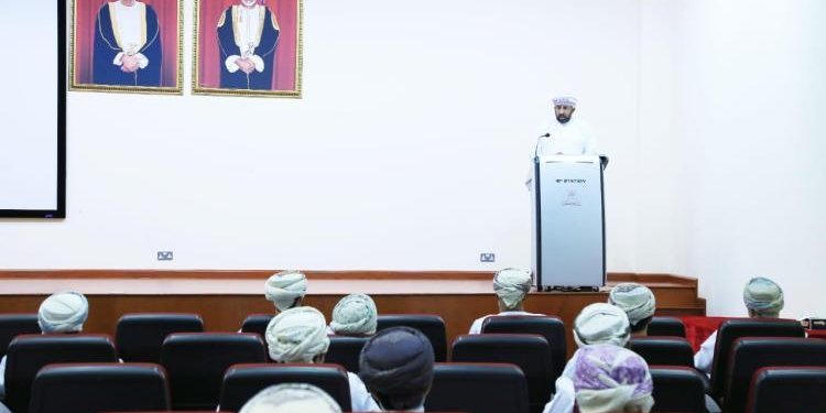 وكيل الثقافة والرياضة والشباب للرياضة والشباب يعقد لقاءً تشاورياً مع رؤساء وممثلي الأندية