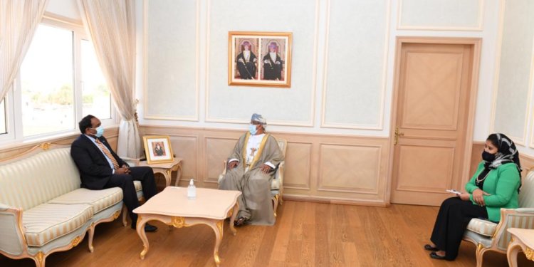 وزير الصحة يستقبل السفير الباكستاني لدى السلطنة