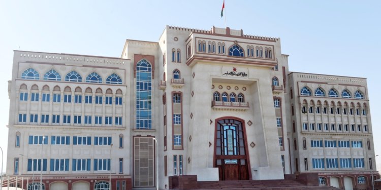 وفق شروط تم اقرارها..التربية والتعليم تفتح باب التسجيل للطلبة المستجدين بالصف الأول