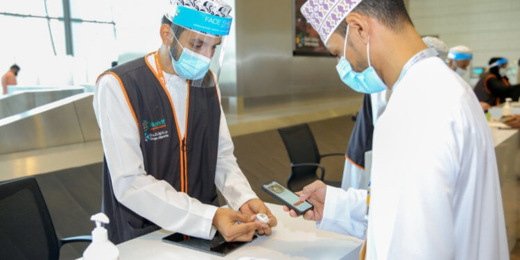 مطارات عمان: 5 ريالات هو سعر فحص كورونا للمسافرين