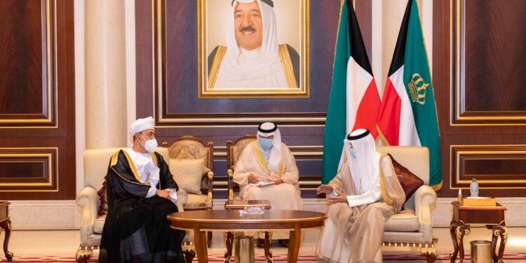 جلالة السلطان المعظّم يعود إلى أرض السلطنة بعد آداء واجب العزاء