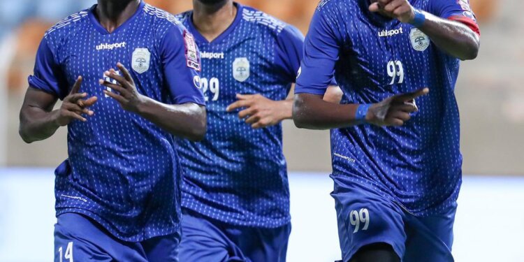 نادي نزوى يتوج بلقب دوري الدرجة الأولى