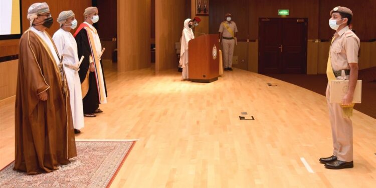 الكلية العسكرية التقنية تحتفل بتخريج دفعتين جديدتين من طلبتها