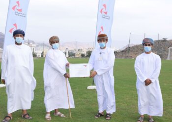 مع افتتاح 4 ملاعب جديدة بالداخلية.. بنك مسقط يساهم في افتتاح 100 ملعباً للفرق الأهلية ضمن برنامج “الملاعب الخضراء”