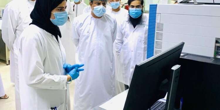 منها مختبر الجودة الدولي.. مسؤلون في زيارة ميدانية ل4 مختبرات