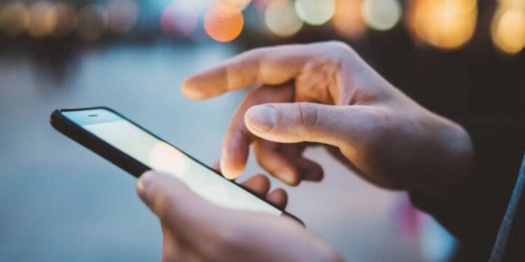 نصائح الخبراء لحل مشكلة امتلاء ذاكرة الهاتف الذكي