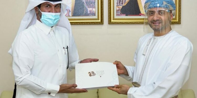 رئيس اللجنة الأولمبية العمانية يستقبل السفير القطري