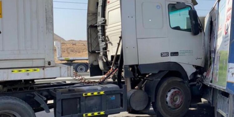 حادث مروري قبل مدخل جسر الخوض