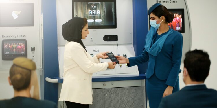 تدشين نظام تدريبي خاص بنظام الترفيه على متن الطائرات