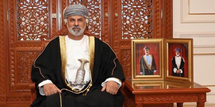 رئيــس جهــاز الرقابـة الماليـة والإداريـة للدولــة يرفع إلى جلالة السلطان المعظم تقرير الجهاز السنوي