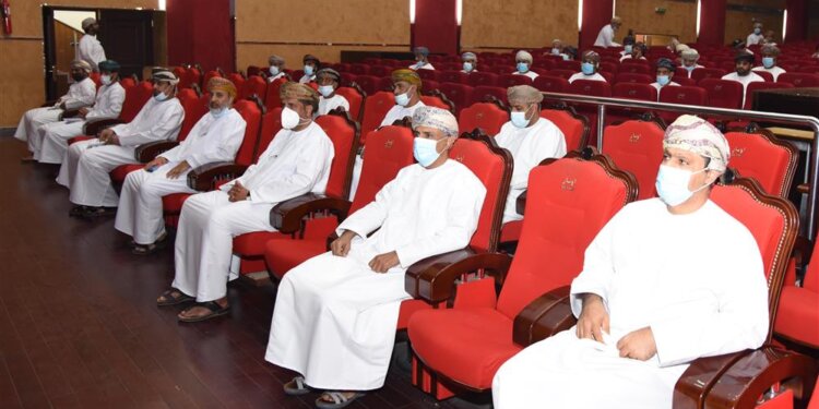 في محافظة ظفار.. لقاء تعريفي حول برنامج إعادة توجيه دعم الكهرباء والماء