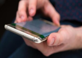 قبل أن تبيع هاتفك.. هكذا تحذف بياناتك الشخصية