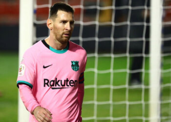 نجم مقابل 11 لاعبا.. هل أخطأ برشلونة بمنح ميسي 555 مليون يورو؟