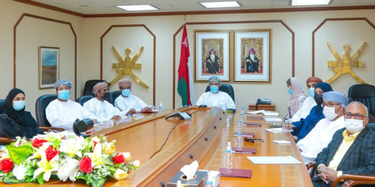 قيس اليوسف يجتمع بالسفير الهندي عبر الاتصال المرئي