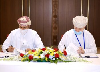 لتحويل ممرات المسافرين بالمطار إلى مساحات ثقافية.. “مطارات عُمان” توقع اتفاقية لإعارة مقتنيات متحفية وإنشاء ركن للمتحف الوطني في مطار مسقط