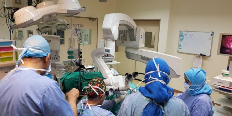 إنجاز طبي جديد: زراعة قوقعة بأذن طفلة