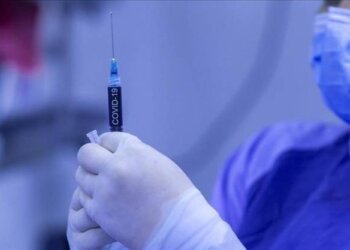 أخذوا اللقاح بجرعتيه وأصيبوا.. صدمة في ولاية أميركية