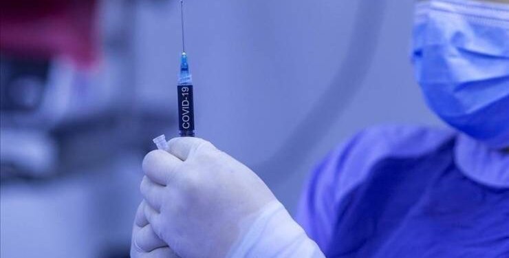 أخذوا اللقاح بجرعتيه وأصيبوا.. صدمة في ولاية أميركية