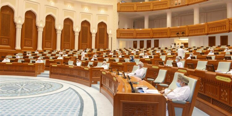 مجلس الدولة يُقر مقترح دراسة “واقع رعاية كبار السن في السلطنة “