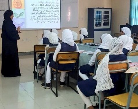 مدرسة المعبيلة الشمالية تفوز بجائزة المدرسة الصديقة للبيئة
