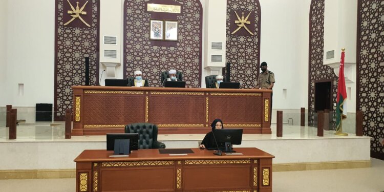 مباشرة النظر في القضايا إلكترونياً