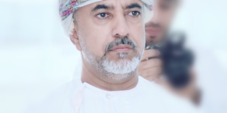 مكبلون بلا قيود