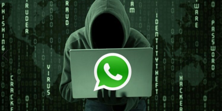 احتيال واتساب.. ما هو وكيف يؤثر عليك؟