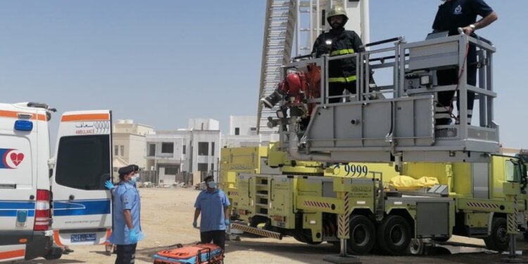 حريق في مسقط يتسبب في وفاة شخص وإصابة شخص آخر