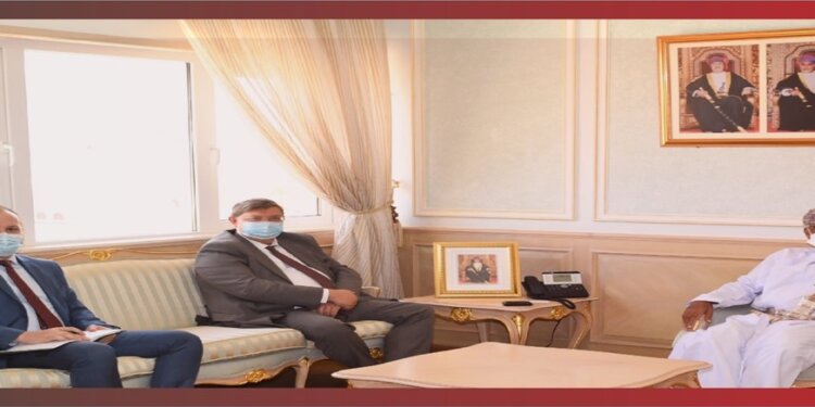 وزير الصحة يستقبل سعادة السفير الروسي المعتمد لدى السلطنة