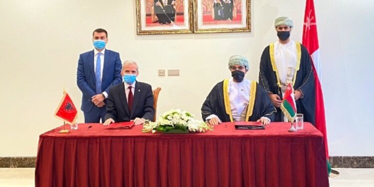 السلطنة وجمهورية ألبانيا توقعان على اتفاقية