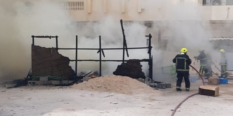حريق بولاية صلالة.. والدفاع المدني يتدخل