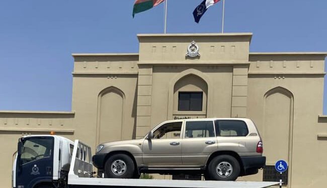 استيقاف شخص بتهمة التفحيط والاستعراض بالمركبة
