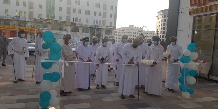 بلدية مسقط وبيت بيان للاستثمار يفتتحان المجمع التجاري “الخوير سكوير”