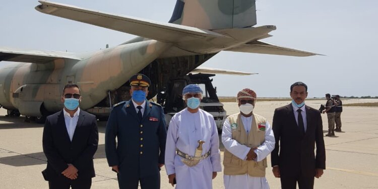 بناء على التوجيهات السامية.. وصول ١٠ طائرات من سلاح الجو السلطاني العُماني إلى لبنان
