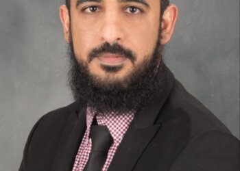 طبيب عماني يحصد جائزة بيير دوبوي