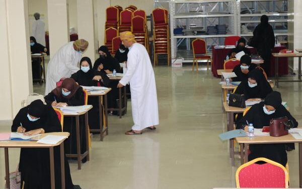 التربية والتعليم تُعلن تواصلها لإنهاء إجراءات تعيين أكثر من 2700 معلما ومعلمة