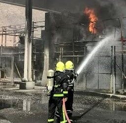 العُمانية لنقل الكهرباء تؤكد عدم وجود إصابات بشرية إثر حريق بمحطة محولات وادي عدي