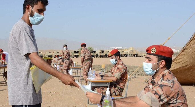 بالصور.. الجيش السلطاني العُماني يواصل استكمال إجراءات التجنيد المتبعة