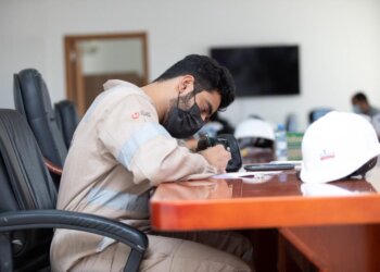 آخر مستجدات مبادرة تعيين وإحلال 800 عماني في الوظائف الفنية