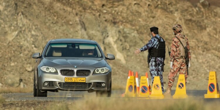 الإغلاق التام.. مطالبات بتطبيقه، وعدمه