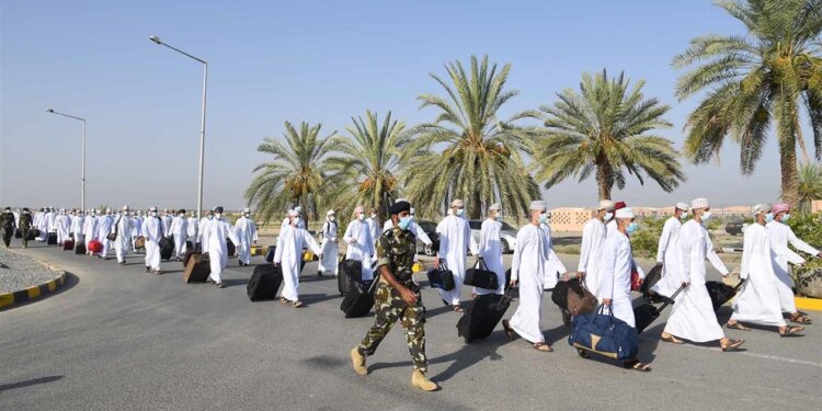 قوات السلطان المسلحة تواصل توظيف عدد من الكوادر الوطنية الشابة