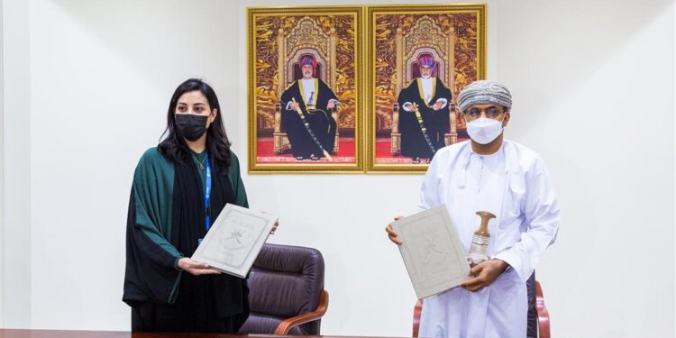 اتفاقية لتمكين مجموعات النساء في ظفار من خلال تعزيز سلسلة قيمة حليب الإبل ومشتقاته