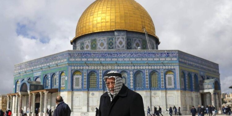 “فلسطين في الشعر العُماني” قضية خالدة لا تؤطرها الجغرافيا