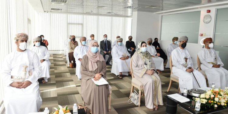 تخريج الدفعة الأولى من خريجي برنامج كامبريدج لتأهيل معلمي اللغة الإنجليزية