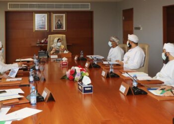 برئاسة المحروقية .. مجلس أمناء كلية العلوم الشرعية يعقد اجتماعه الأول