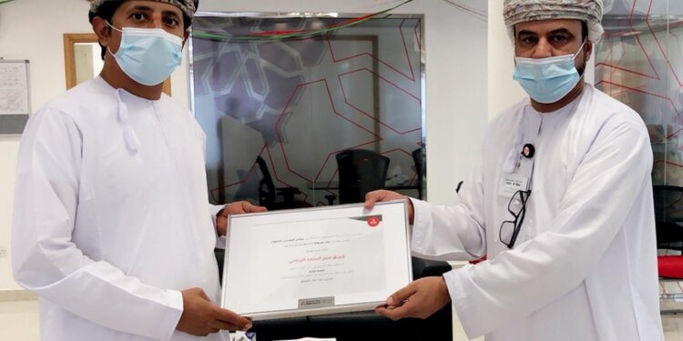 ضمن برنامج “الملاعب الخضراء” .. بنك مسقط يعلن إنجاز ثلاثة ملاعب جديدة