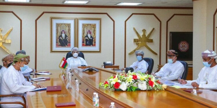 لتنمية القطاع الصناعي.. قيس اليوسف يلتقي بوزير الصناعة السعودي