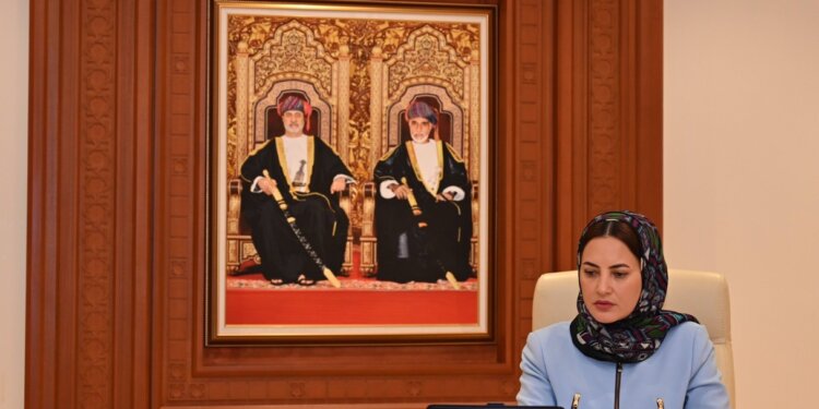 “السياحة” تشارك في الندوة الافتراضية “الشراكة بين إندونيسيا وسلطنة عمان ..جسر العالم”