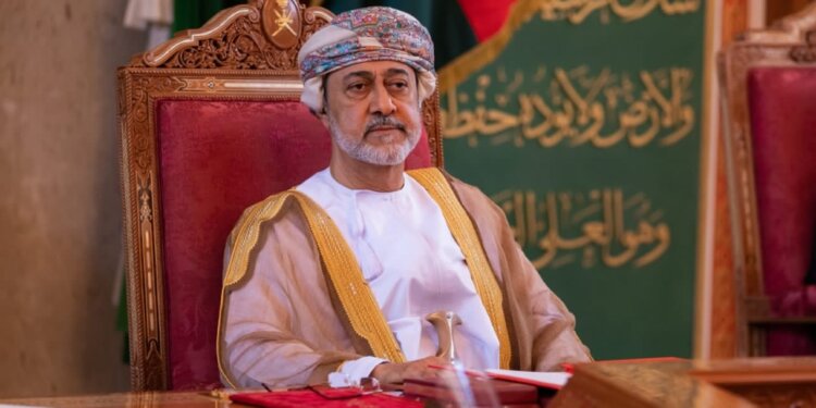 جلالة السلطان يؤكد على أن ملف تشغيل المواطنين يمثل أولوية وطنية قصوى