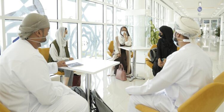 “اعتماد” يبدأ تنفيذ حلقات تعريفية لمشاريع التعلم الجماعية للعاملين في القطاع الخاص